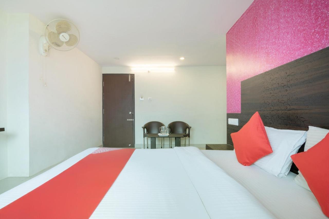 Hotel Oyo 13594 Mathrushree Residency Bangalore Exterior foto
