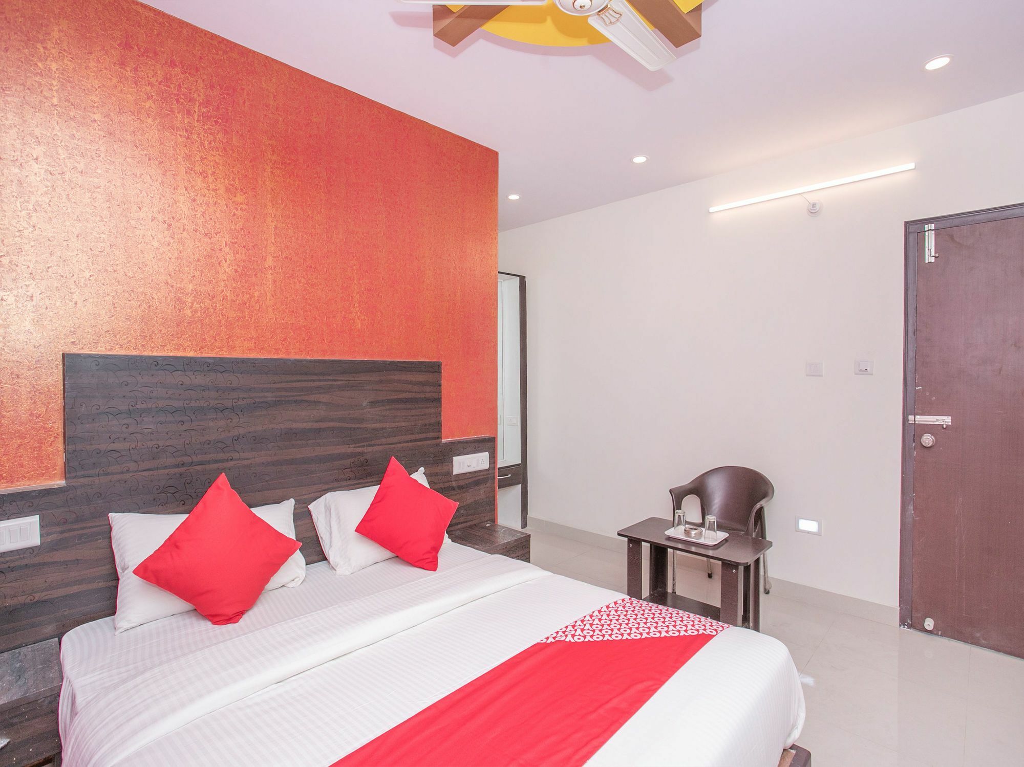 Hotel Oyo 13594 Mathrushree Residency Bangalore Exterior foto
